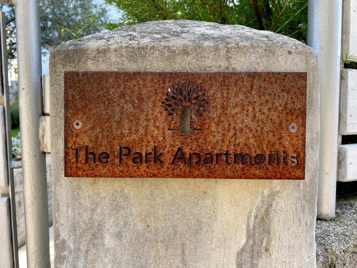 The Park Apartments ザダル エクステリア 写真